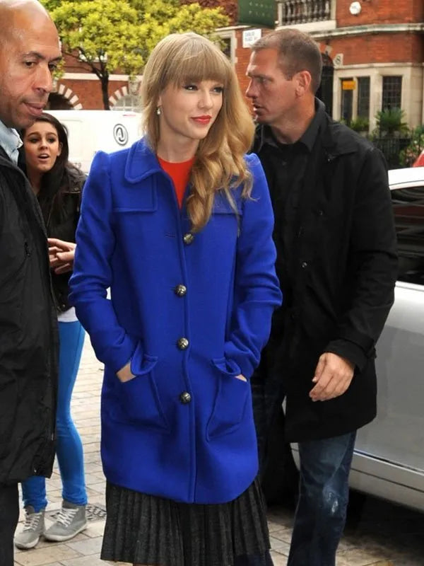 Chic wool coat worn by American singer Taylor Swift in American style