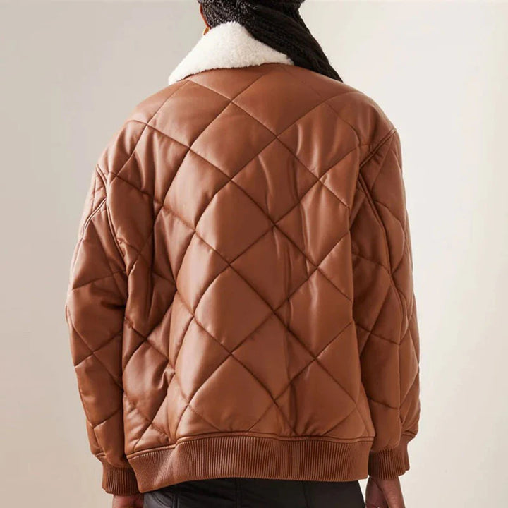 Stylish quilted puffer jacket with faux fur collar in American style