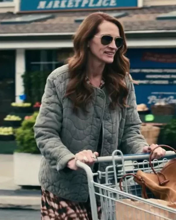 Leave the World Behind Julia Roberts stylish jacket in American style