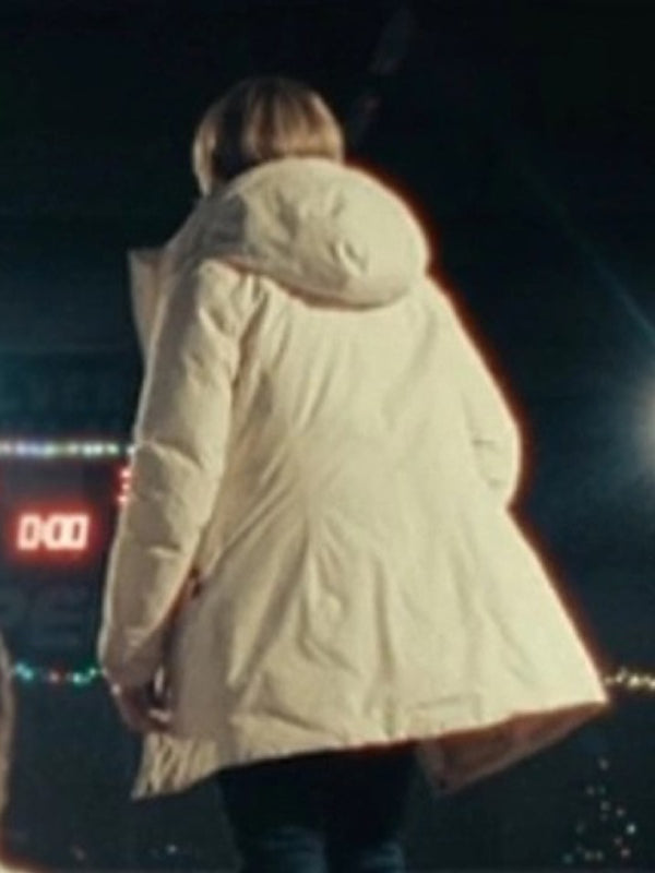 Stylish Jodie Foster White Jacket from True Detective Season 4
