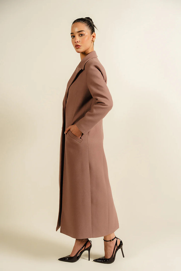 Elegant long coat in dusty pink shade in USA