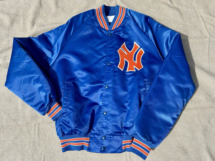 front view Vintage NY Knicks Chalk Line 90s Satin Jacket