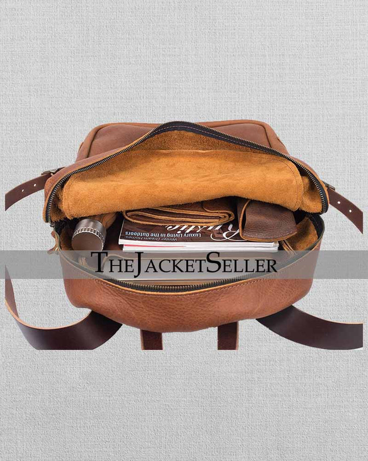 CLASSIC ZIPPERED LEATHER BACKPACK