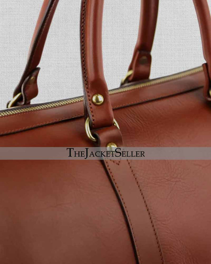 Stylish leather travel bag with ample storage space in USA style